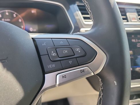 Used 2024 Volkswagen Tiguan SE FWD image 29