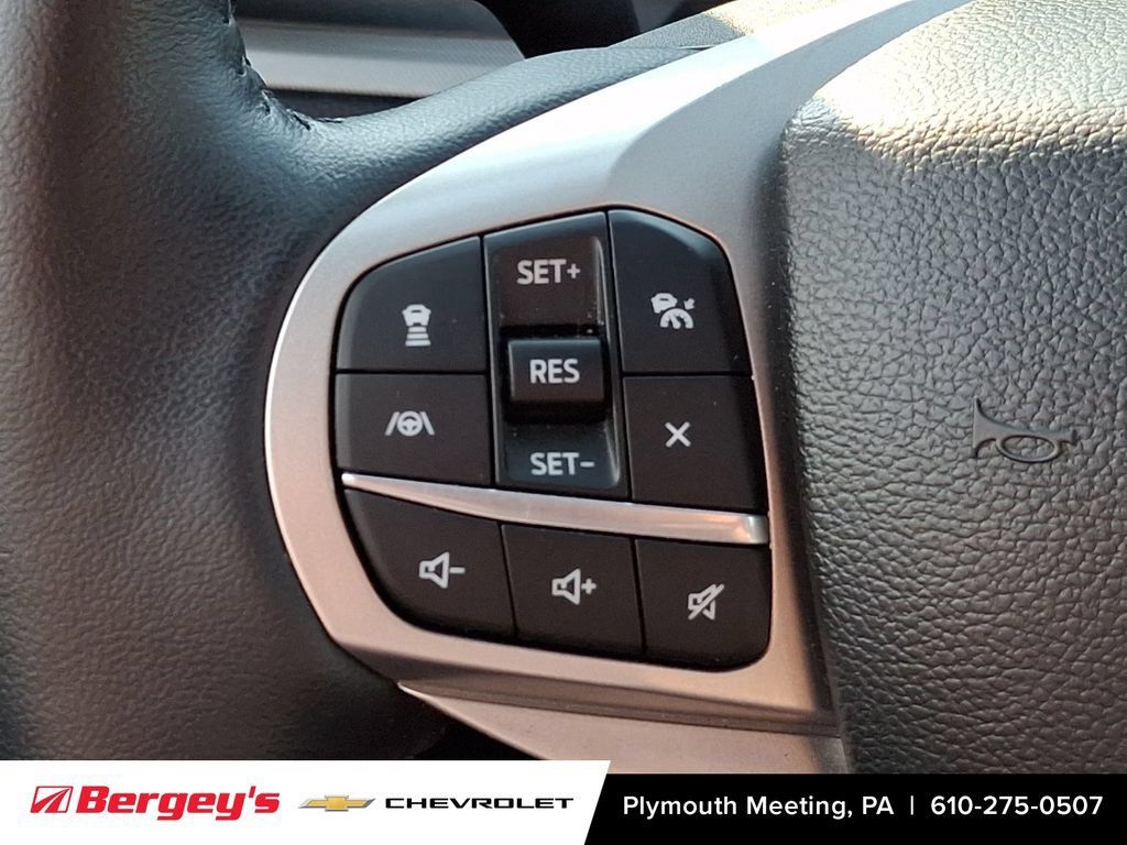 Used 2023 Ford Explorer XLT w/ Equipment Group 202A AWD/4WD image 25