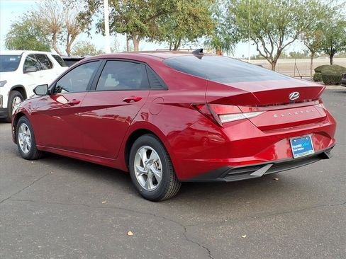 Certified 2023 Hyundai Elantra SE image 3