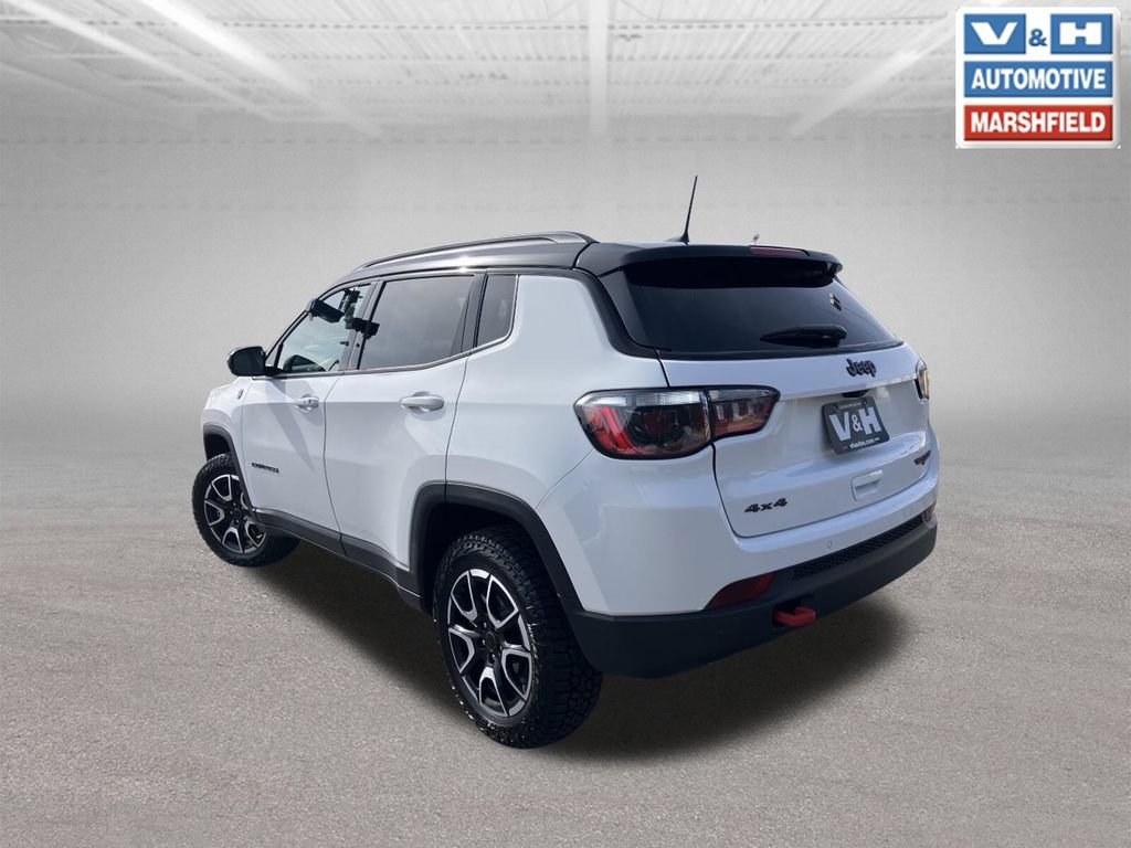 Used 2025 Jeep Compass Trailhawk AWD/4WD image 27