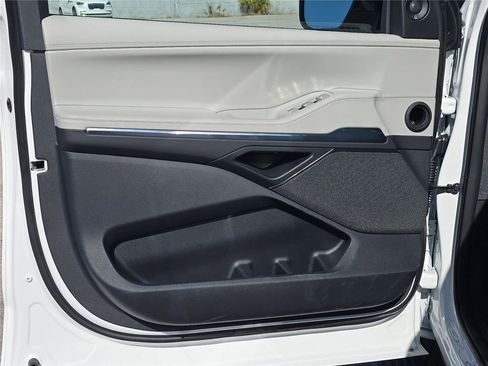 New 2026 Lincoln Navigator L Reserve AWD/4WD image 17