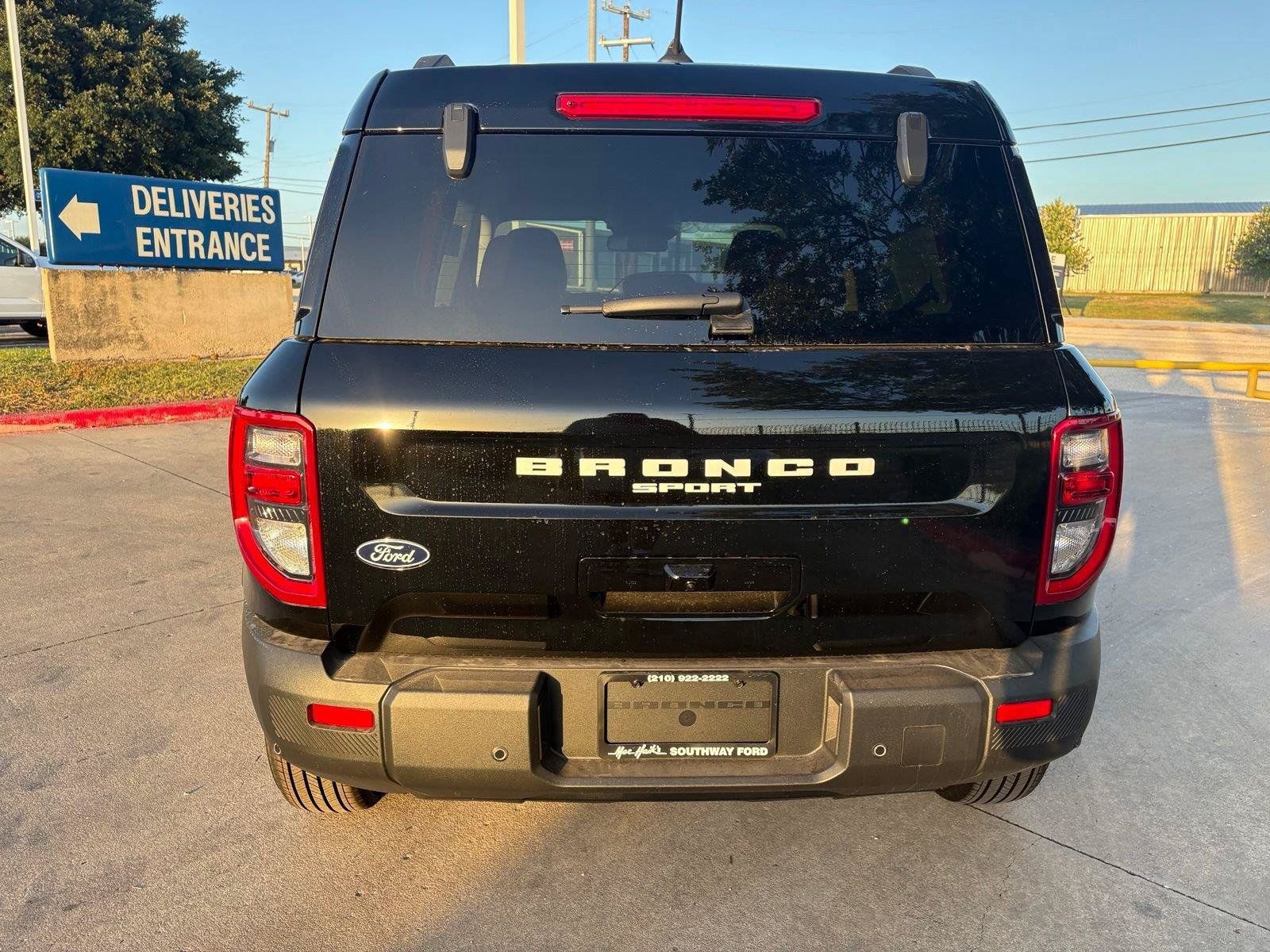 New 2026 Ford Bronco Sport Outer Banks w/ Outer Banks Tech Package+ AWD/4WD image 4