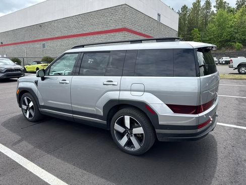 Used 2025 Hyundai Santa Fe Limited image 3