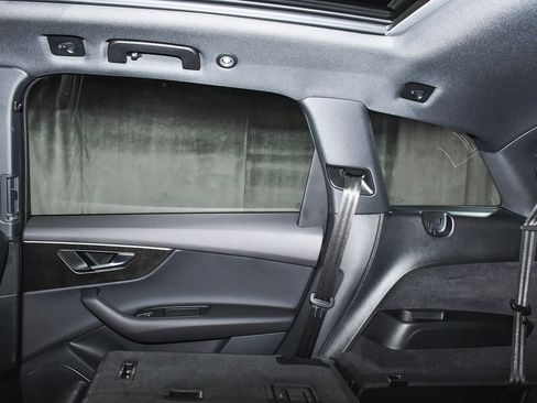 Used 2025 Audi Q7 3.0T Premium w/ Convenience Package image 69