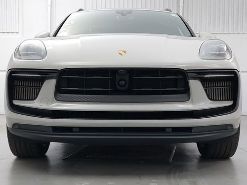 Certified 2024 Porsche Macan S image 10