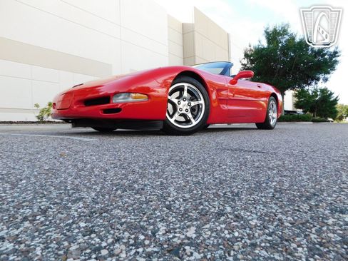 Used 2004 Chevrolet Corvette Convertible w/ Preferred Equipment Group RWD image 24