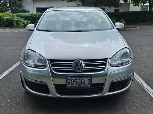 Used 2010 Volkswagen Jetta SE FWD image 8