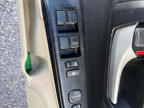 Used 2014 Toyota Camry LE image 8