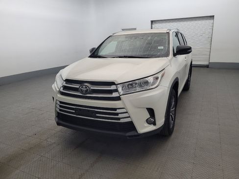 Used 2019 Toyota Highlander XLE AWD/4WD image 15