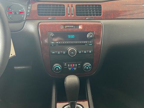 Used 2009 Chevrolet Impala LT image 14