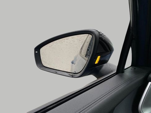 New 2026 Volkswagen Tiguan SE R-Line image 19