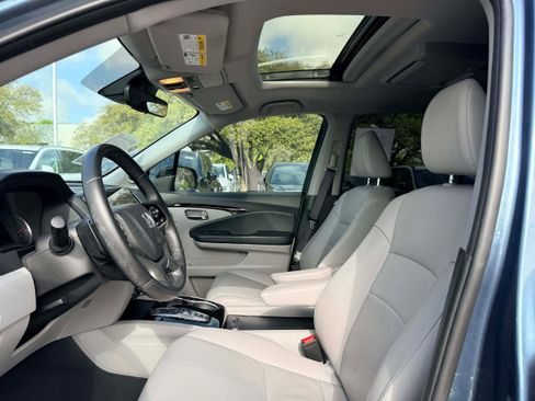 Used 2020 Honda Pilot Touring image 11