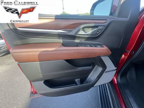 Used 2023 GMC Yukon XL Denali Ultimate w/ LPO, Floor Liner Package AWD/4WD image 28