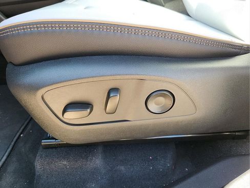 New 2026 Chevrolet Traverse High Country FWD image 16