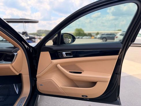 Used 2018 Porsche Panamera 4 AWD/4WD image 36