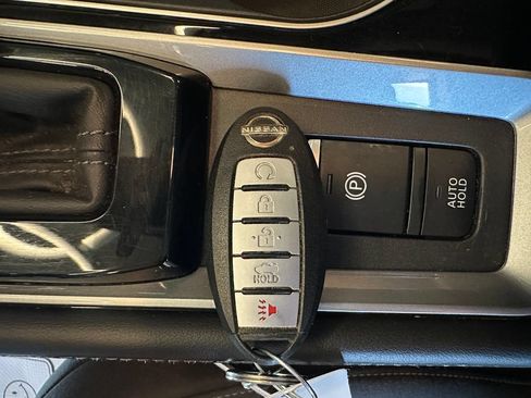 Used 2024 Nissan Altima 2.5 SV w/ SV Premium Package AWD/4WD image 17
