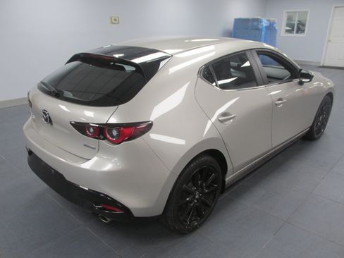 Used 2024 MAZDA MAZDA3 s FWD image 5