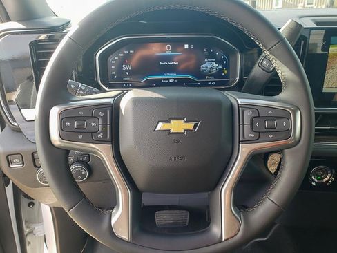 Used 2023 Chevrolet Silverado 1500 LT image 18