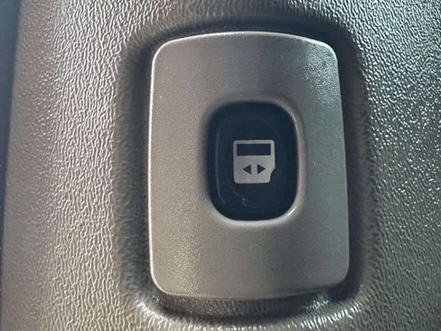 Used 2016 Dodge Grand Caravan SXT w/ Rear Park Assist Package FWD image 15