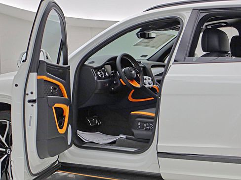 New 2026 Bentley Bentayga Speed image 7