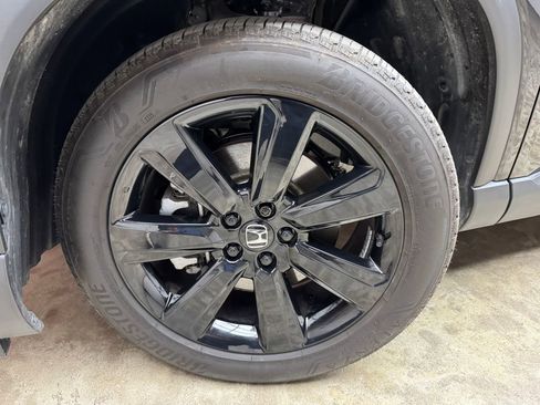 Used 2025 Honda Pilot Black Edition image 28