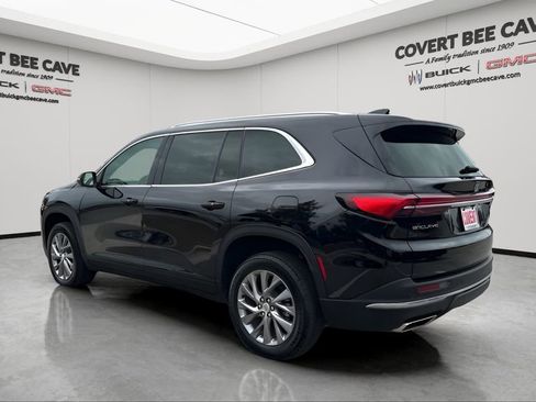 Used 2025 Buick Enclave Preferred image 6