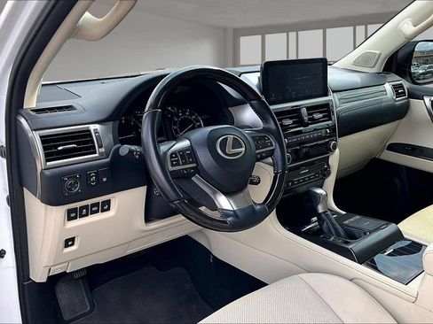 Used 2023 Lexus GX 460 Premium w/ Accessory Package AWD/4WD image 14