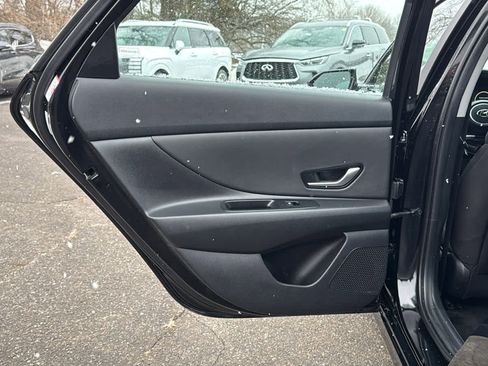 Used 2023 Hyundai Elantra SEL w/ Convenience Package image 23