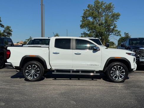 Certified 2025 GMC Canyon Denali AWD/4WD image 1