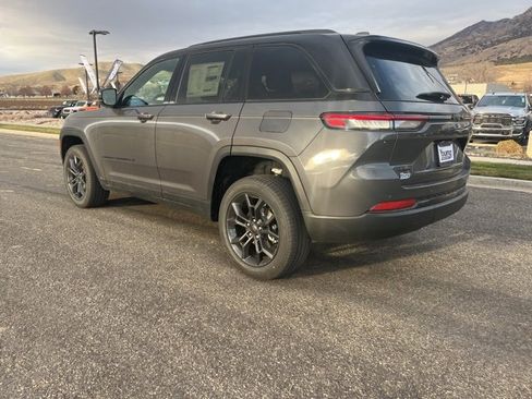 New 2025 Jeep Grand Cherokee Limited image 6