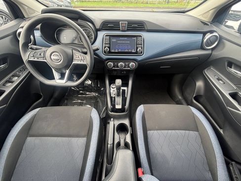 Used 2025 Nissan Versa SV FWD image 32