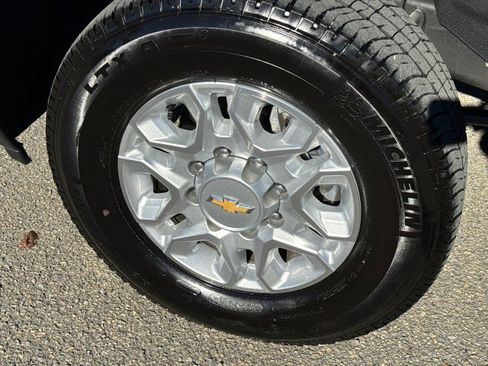 Used 2025 Chevrolet Silverado 2500 LT w/ Leather Package image 20