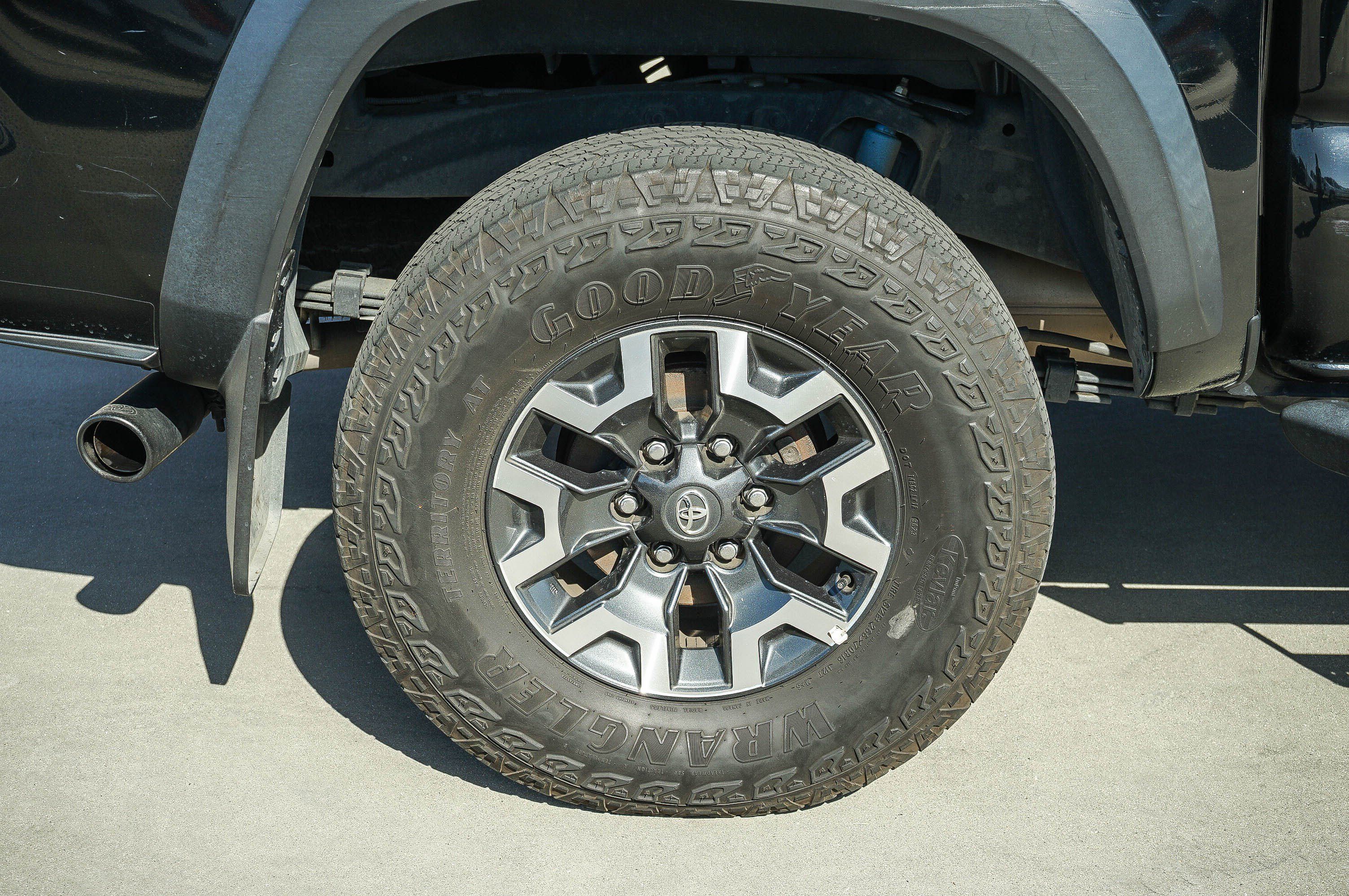 Used 2023 Toyota Tacoma TRD Off-Road AWD/4WD image 9
