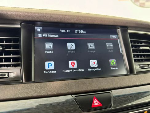 Used 2018 Kia Cadenza Limited FWD image 19