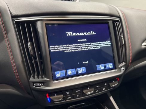 Used 2021 Maserati Levante GranSport image 21