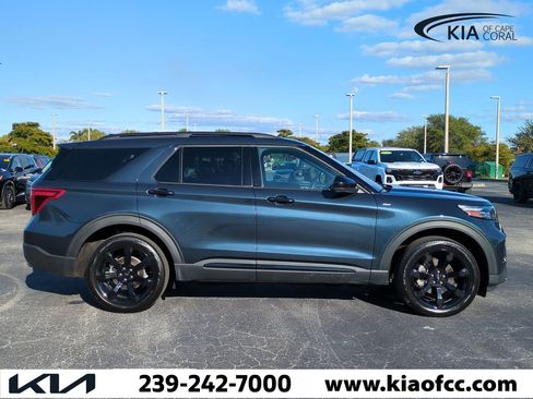 Used 2024 Ford Explorer ST-Line w/ Class IV Trailer Tow Package image 4