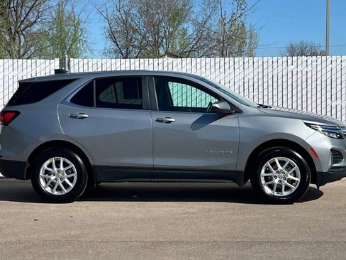 Used 2024 Chevrolet Equinox LT AWD/4WD image 3