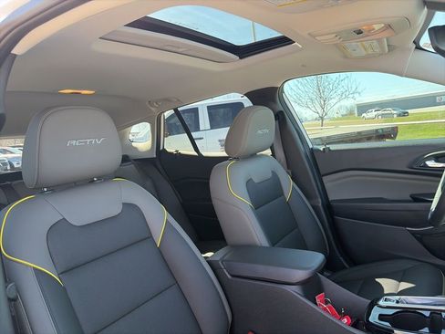 Certified 2025 Chevrolet Trax ACTIV w/ Sunroof Package image 30