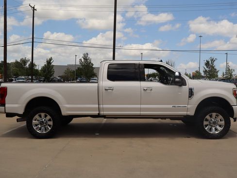 Used 2019 Ford F350 Platinum w/ Platinum Ultimate Package AWD/4WD image 2