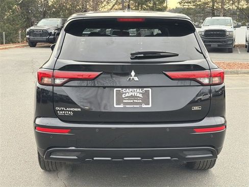 Used 2023 Mitsubishi Outlander SEL image 12