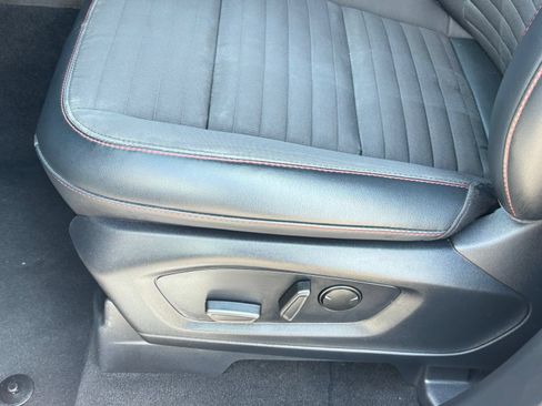 Used 2025 Ford Explorer ST-Line w/ ST-Line Street Pack AWD/4WD image 15