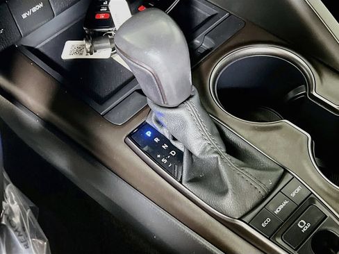Certified 2024 Toyota Camry SE w/ Convenience Package AWD/4WD image 15