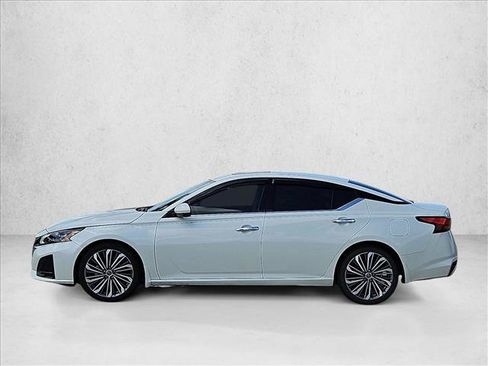 Used 2023 Nissan Altima 2.5 SL FWD image 8