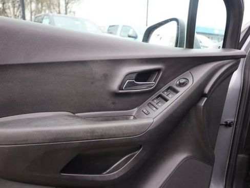 Certified 2020 Chevrolet Trax LS w/ Tint and Cruise Package image 22