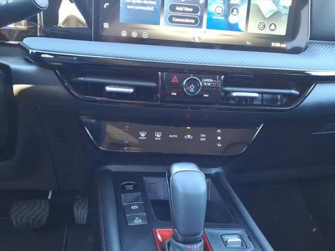 New 2026 Nissan Kicks SR image 13