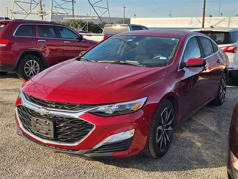 Used 2021 Chevrolet Malibu RS image 3