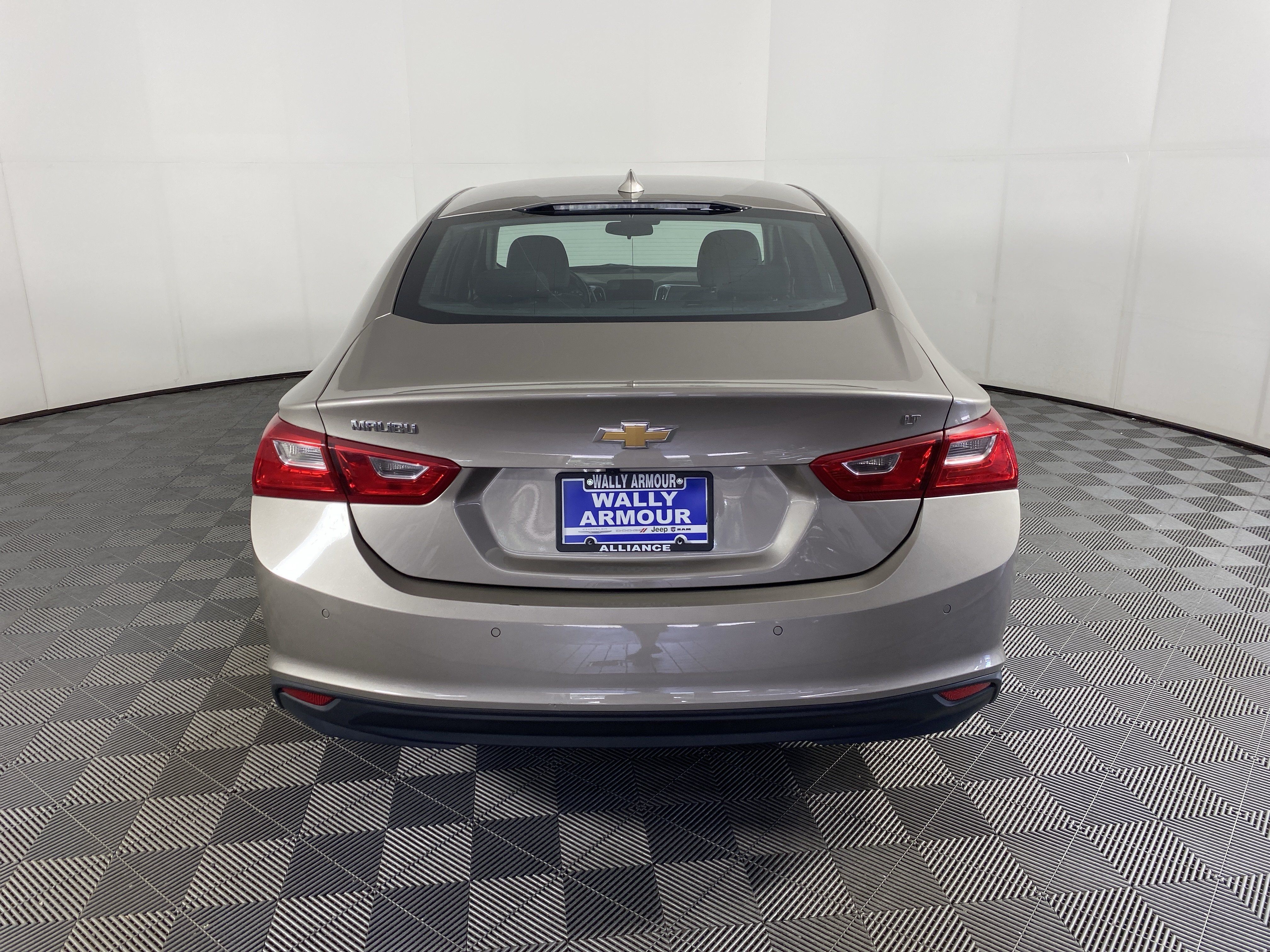 Used 2025 Chevrolet Malibu LT FWD image 8