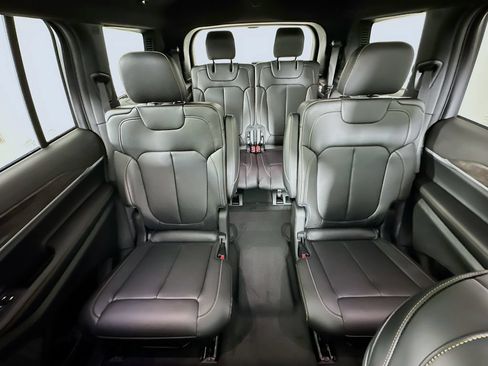 New 2026 Jeep Grand Cherokee L Limited AWD/4WD image 10