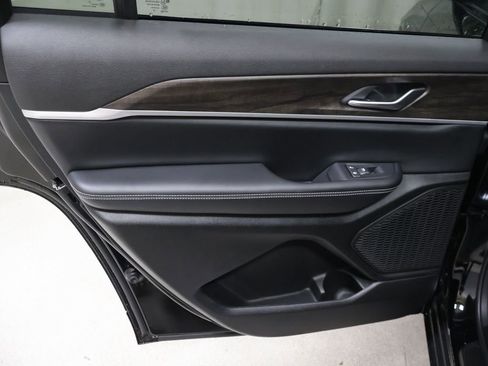 New 2026 Jeep Grand Cherokee L 4WD image 14