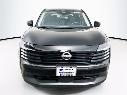 Used 2025 Nissan Kicks SV image 2